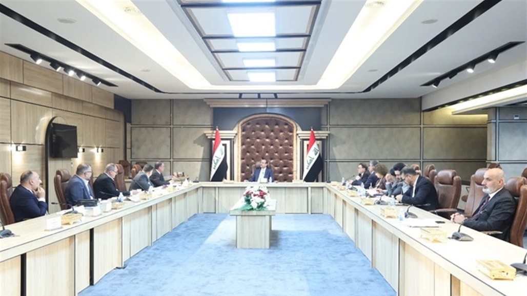 المالية النيابية: الرواتب مؤمنة ويجب مراقبة مبيعات الدولار والحوالات