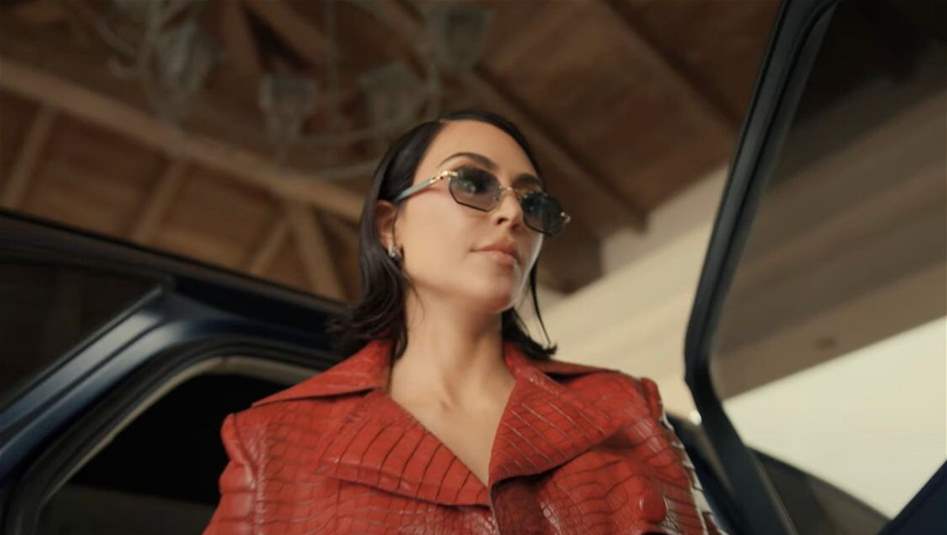 من نجمة واقع إلى محامية شرسة: كيم كارداشيان تتألق في &quot;All’s Fair&quot;!