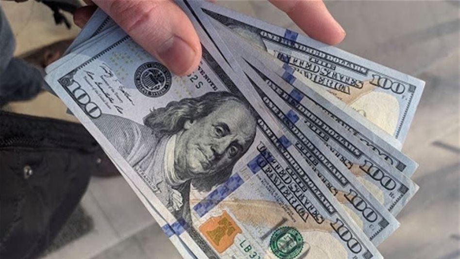 تعرف على أسعار صرف الدولار مقابل الدينار في العراق اليوم